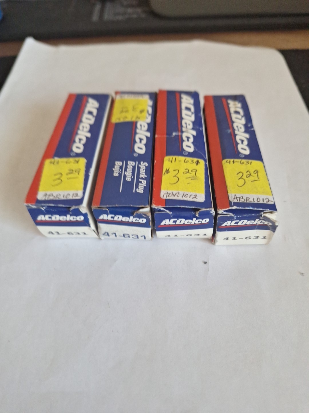 4 ACDELCO GM 41-631  Automotive Spark Plugs.  