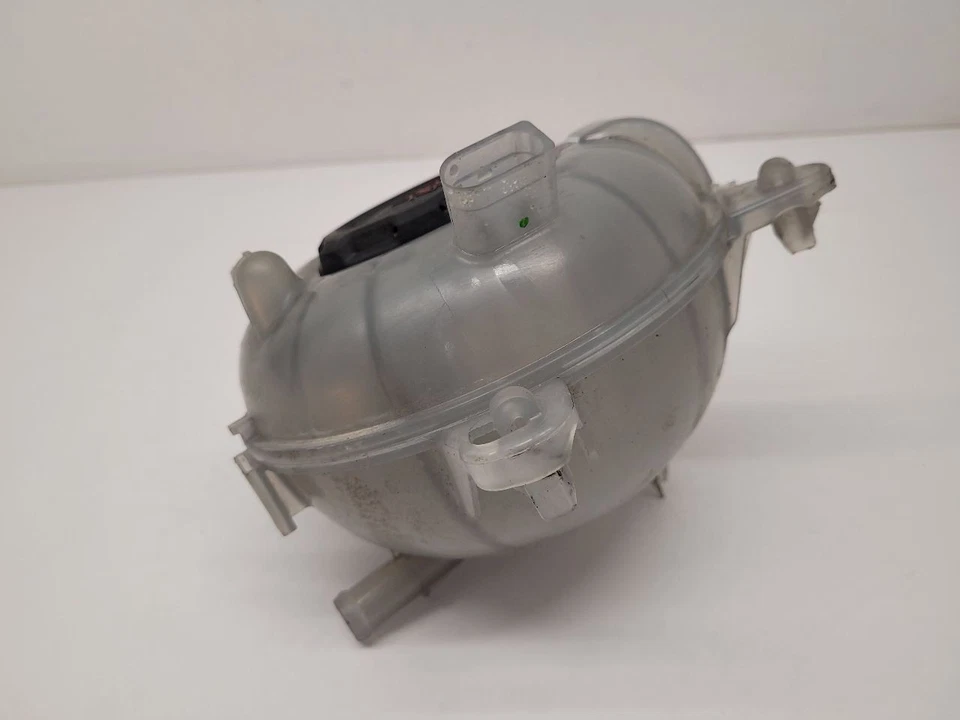 2018-2022 VOLKSWAGEN ATLAS Coolant Reservoir 5Q0121407M Foto 3 de 4