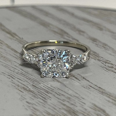 Diamant-Verlobungsring im Kissenschliff 2,40 kt IGI Lab Grown E F VVS 14 kt W...