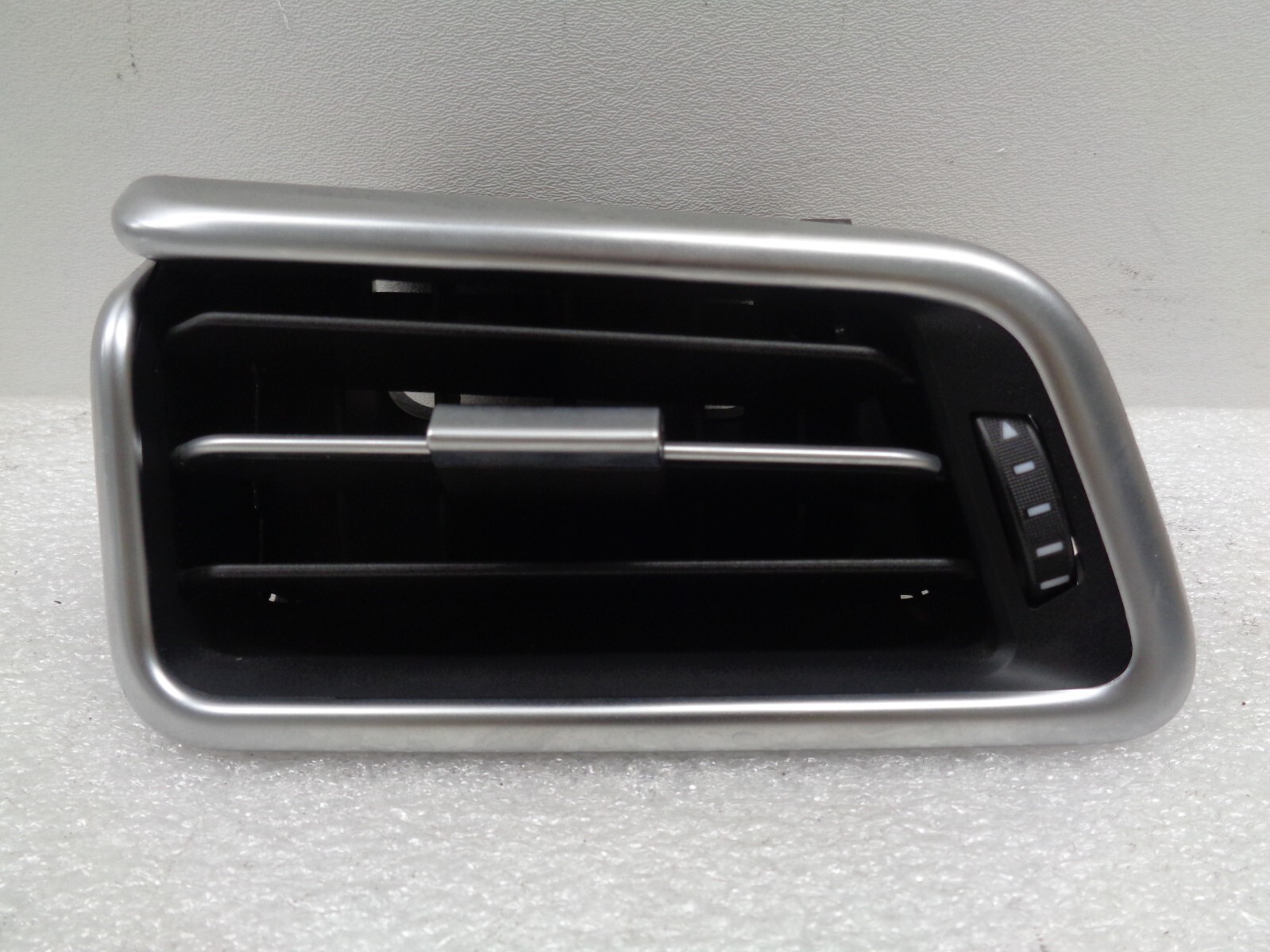 14-17 Maserati Ghibli Front Left Driver Side Dashboard AC Air Vent OEM AK2308292