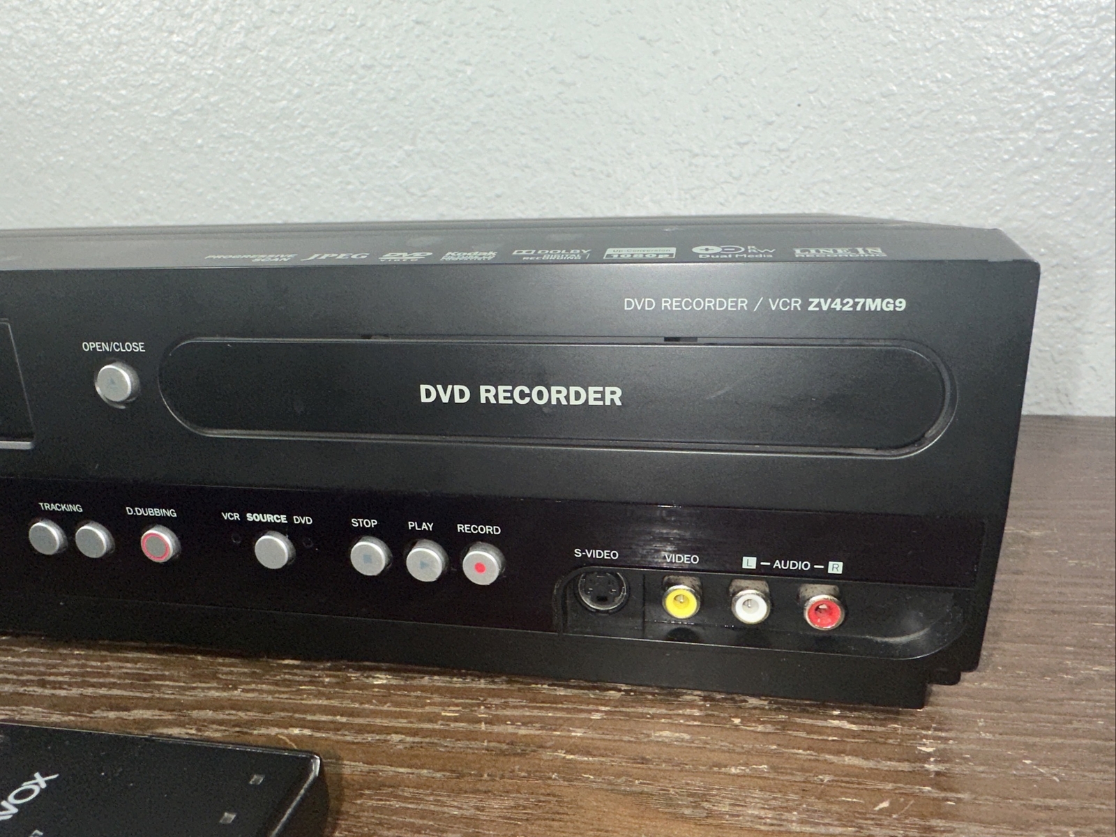 Magnavox ZV427MG9 HDMI DVD Recorder/VCR Combo Dubbing plus Remote