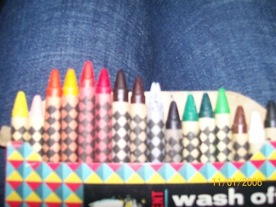 unused 16 pack Sargent Wash Off crayons w Dark Flesh (pink)