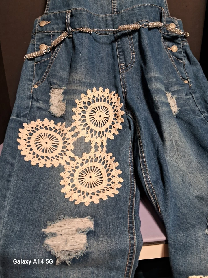Jumper Denim Retro StyIe Distressed Blue Jeans Crochet Decorated Size 11 - Image 3 of 4