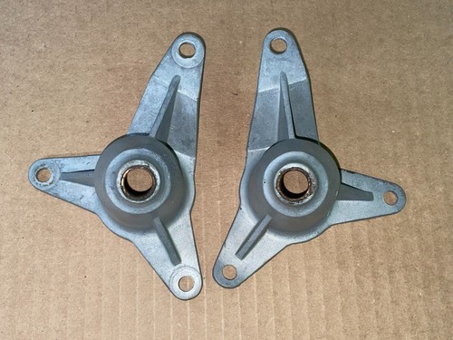 Corvette window manual regulator crank stud housings 68 69 70 71 72 73 74 75-79 - Picture 3 of 6