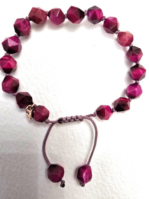 LOLA ROSE WUNDERSCHÖNES ROT MELIERTES / DUNKELROSA QUARZ EDELSTEIN ARMBAND - NEU OHNE ETIKETT