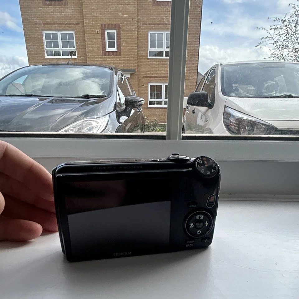 Fujifilm FinePix F300 EXR, photo 2 of 5