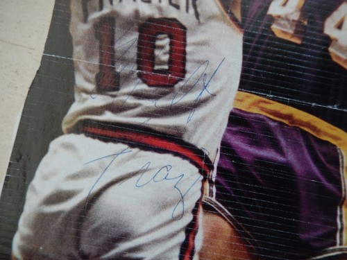 Walt Frazier Autographed 5" X 11" Magazine Photograph - Hall Of Famer - Picture 2 of 2