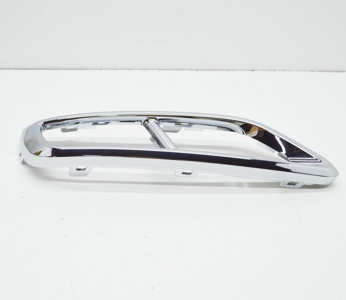 VOLKSWAGEN TIGUAN AD Right Rear Exhaust Tailpipe Trim