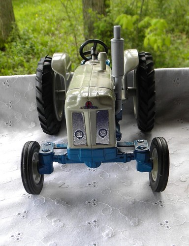 Ertl Ford 5000 Super Major Tractor Collector's Edition in Original Box 1988 1/16 - Picture 2 of 18