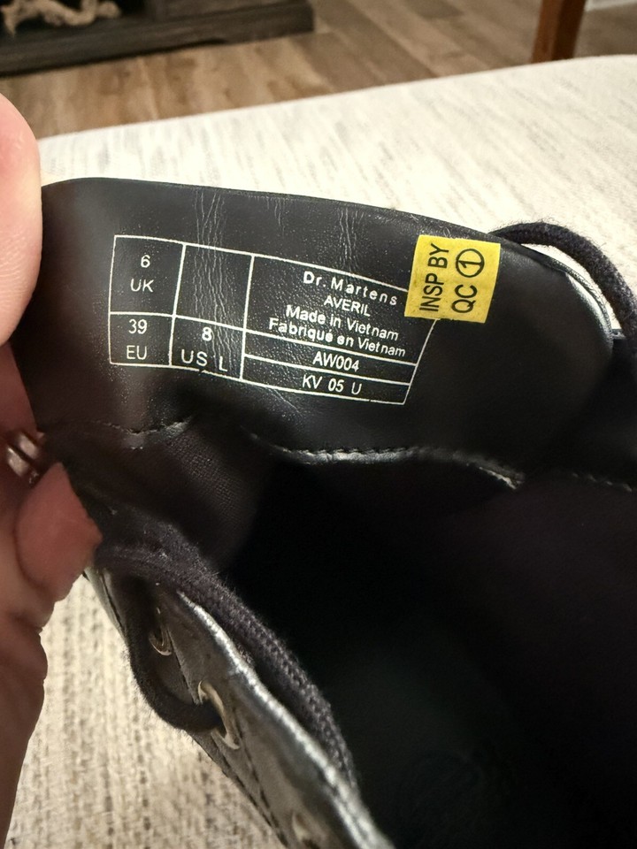 Dr Martens Averil Black Leather Lace Up Ankle Boots Womens Size 8 eBay