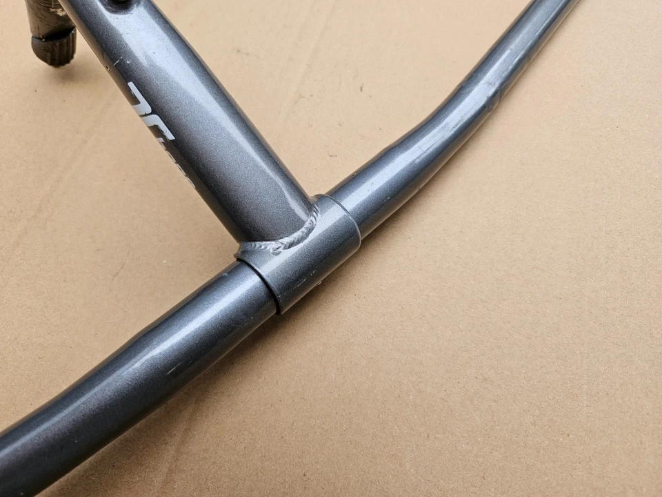 Vástago de pluma elevadora Tioga T-Bone Avenger 150 mm vintage de 1" + barras planas de 58 cm a juego Foto 4 de 4
