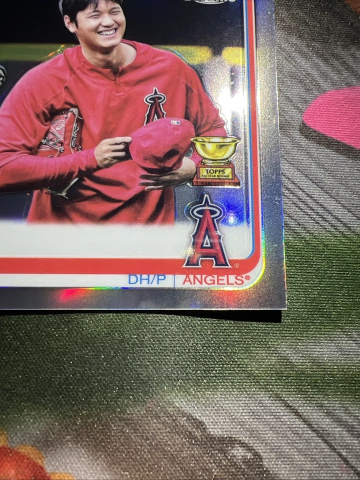 2019 Topps Chrome Photo Variations Refractor 1 Shohei Ohtani W/ Ichiro Suzuki SP - Image 4 of 4