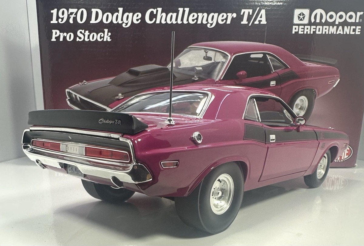 ACME 1/18 Scale 1970 DODGE CHALLENGER T/A PRO-STOCK”Removed MOPAR