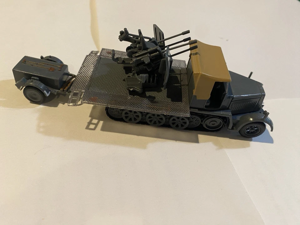 Amercom Sd Kfz 7/1 + Sd Ah 51 ACBG03 German Army 1942 Model 1:72 REPAIRED - Image 3 of 4