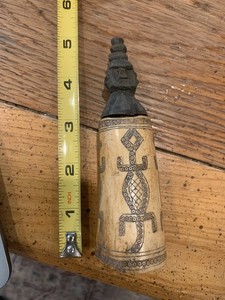 Vintage Rare Dayak Borneo Shaman Carved Spirit Hunter Totem Magic Powder Holder