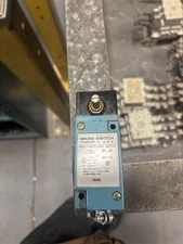 NEW NO BOX Honeywell LSA3K Limit Switch