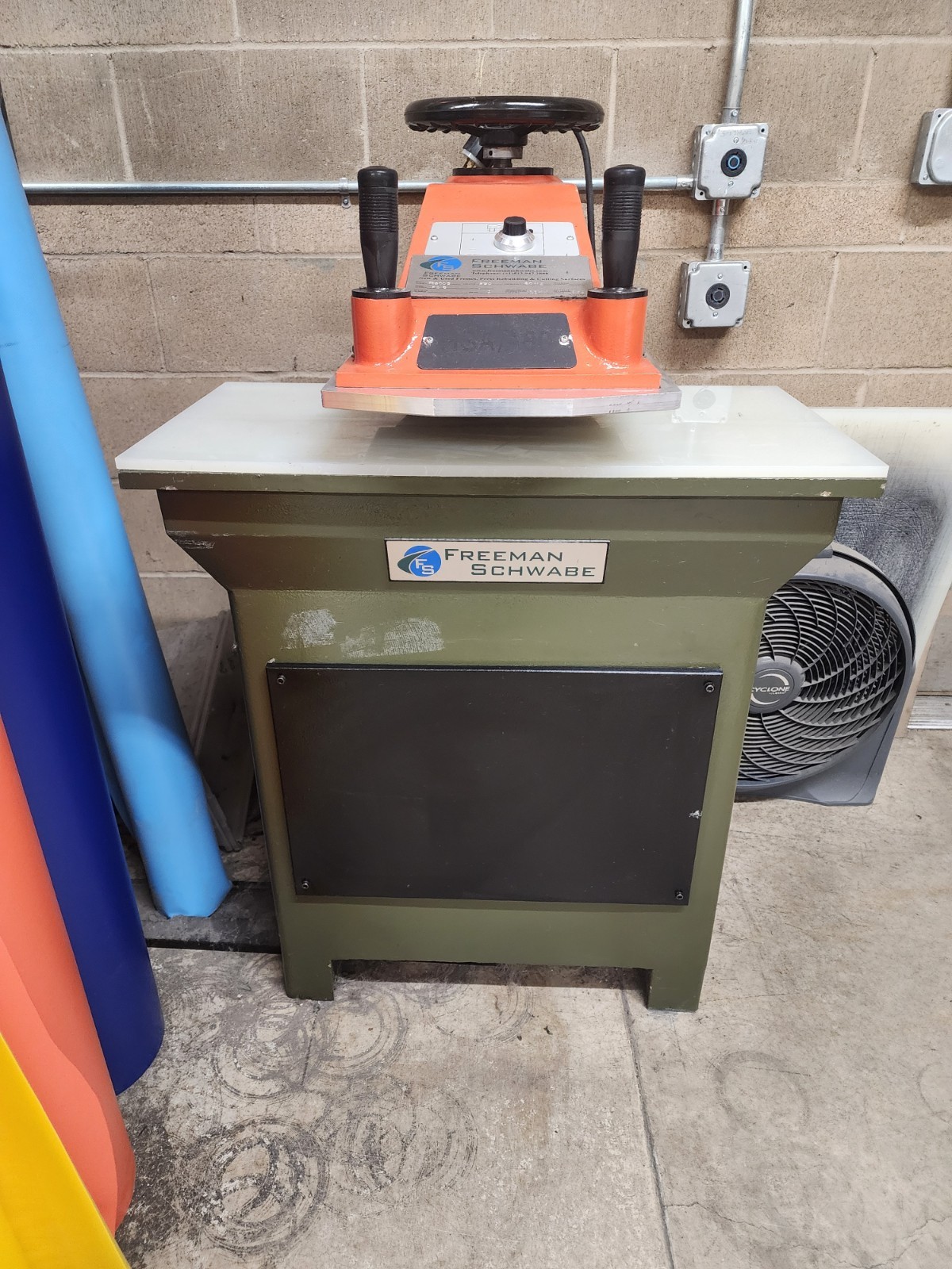 Freeman Schwabe FS8 swing arm die clicker press