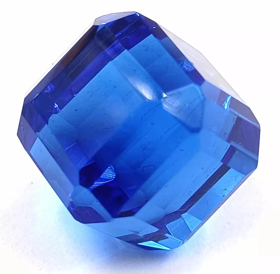 44.55 CT BLUE SAPPHIRE CUBE LAB-CREATED TRANSPARENT LOOSE GEMSTONE - Image 4 of 4