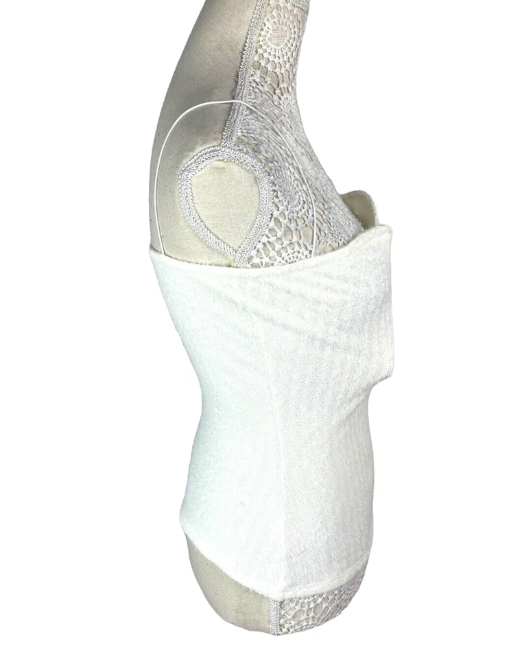 Pretty Little Thing White Soft Touch Cut Out Top Wired Women’s UK Size 8 - Image 3 of 4