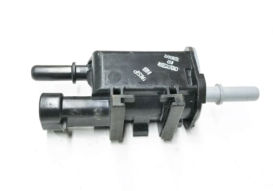 Electroválvula de control de evaporador de tanque de combustible NAPA 2-282571 NUEVO DE STOCK Foto 2 de 4