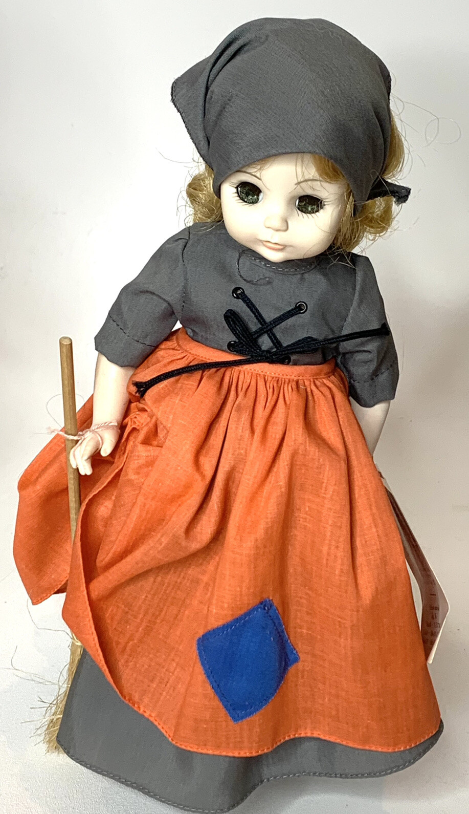 "Muñeca Madame Alexander Cenicienta 13"" todo original años 80"