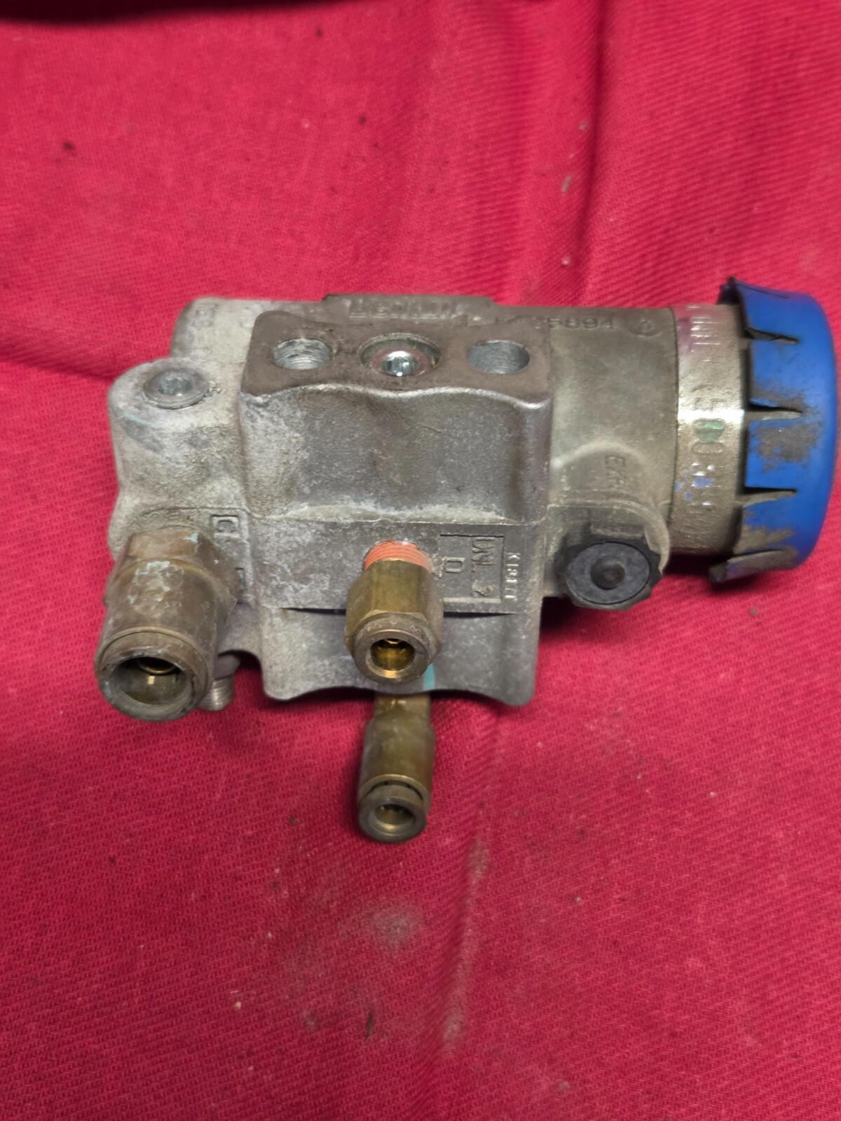 OEM Bendix Air Compressor Governor K025894, 909762 83 | eBay