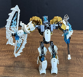 LEGO BIONICLE: Kopaka-Master of Ice (70788) (Missing Gold Mask and Skull Spider)