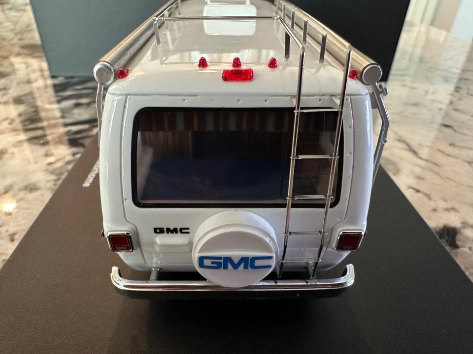 Automodello 1973-1978 GMC MotorHome 1:43 Hesketh Racing Livery - Image 4 of 4
