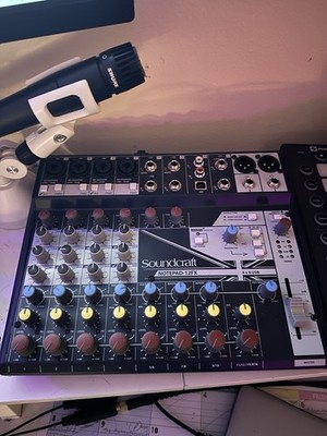 Soundcraft Notepad-12FX 12-Channel Mixer
