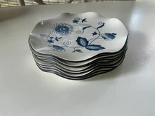 Vintage Stotter Settings Melamine Plates Blue Onion Scalloped Edges – Set of 8