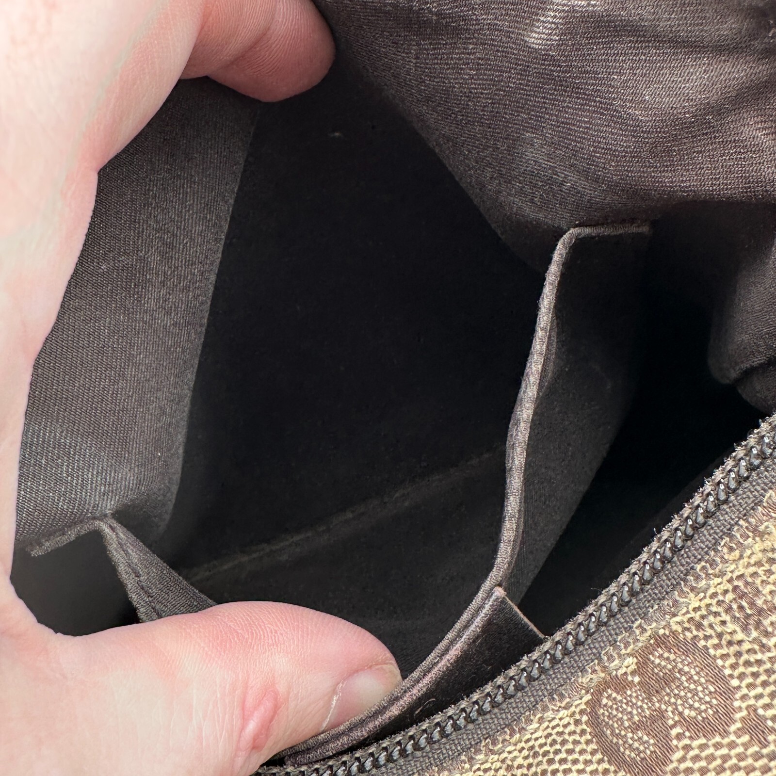 Gucci GG Monogram Crossbody Bag Women Brown Canvas Leather Purse HEAVY USE thumbnail 10