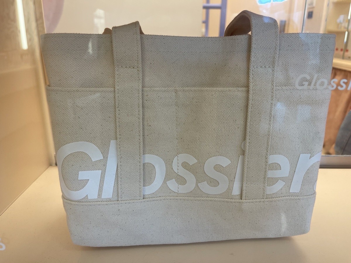 Glossier Brooklyn NY Store Limited Exclusive Carry Utility