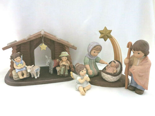Goebel Weihnacht Engel N & M  Midi Krippe - maxi Krippe Heilige Familie   - Bild 1 von 8
