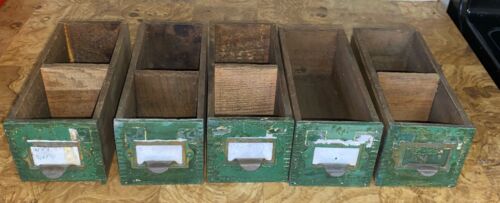 5 vintage drewnianych szuflad ogonowych z szafki sklepowej ze sprzętem prymitywna zieleń gospodarska - Zdjęcie 1 z 5
