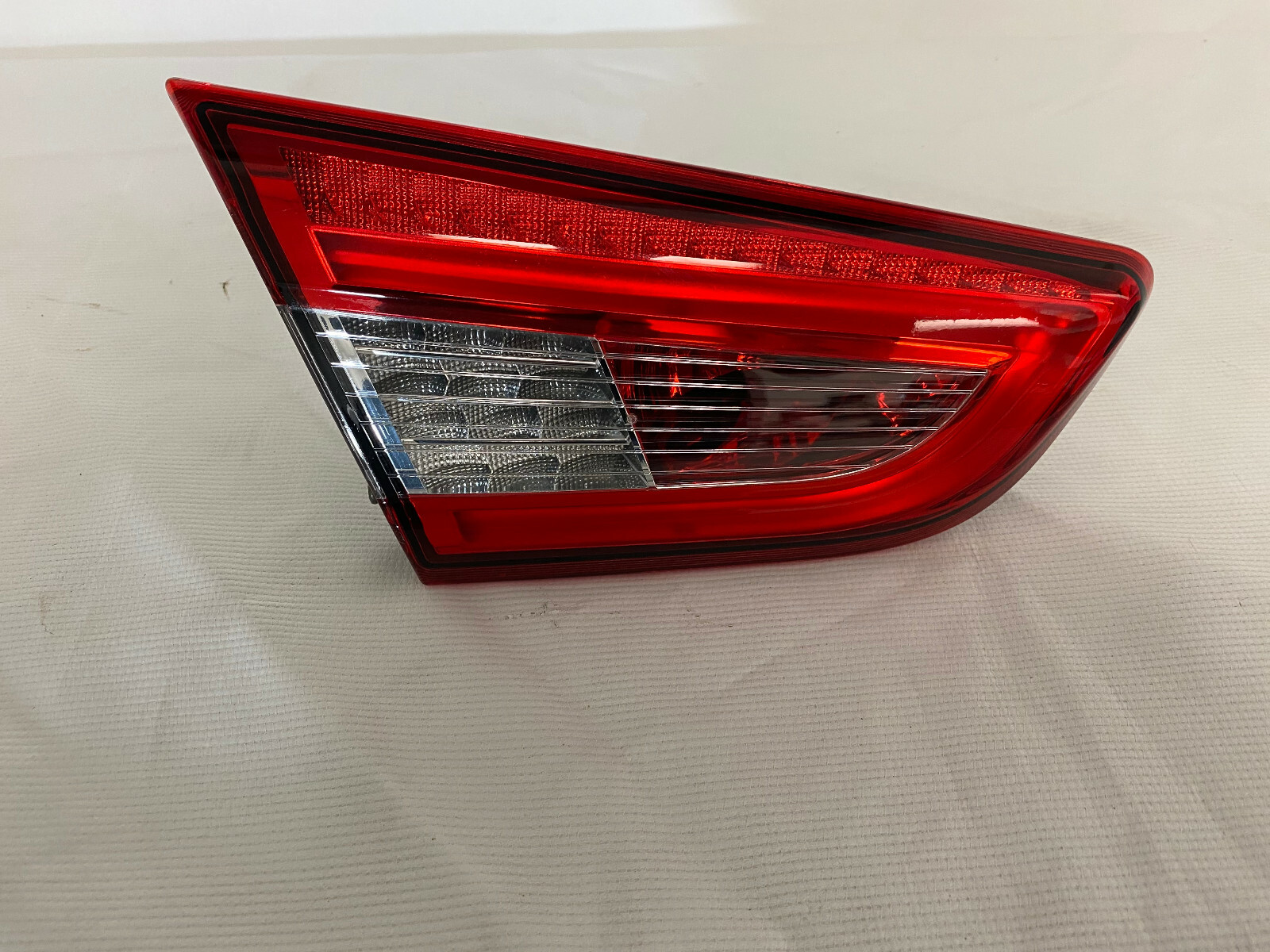 MASERATI GHIBLI QUATTROPORTE LEFT TRUNK TAIL LAMP DRIVER SIDE 067000468