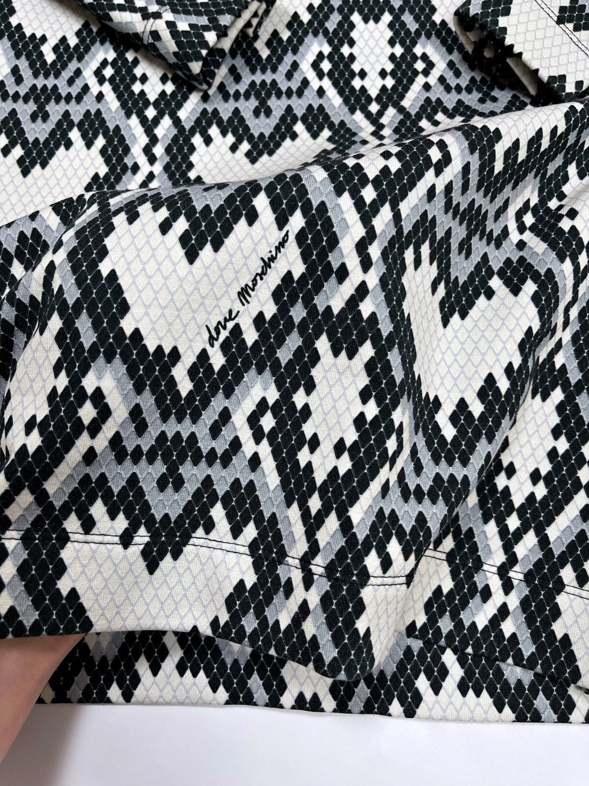 Love Moschino Bodycon Mini Abito Manica Lunga Cuore Stampa Serpente Taglia 6 US 10 UK