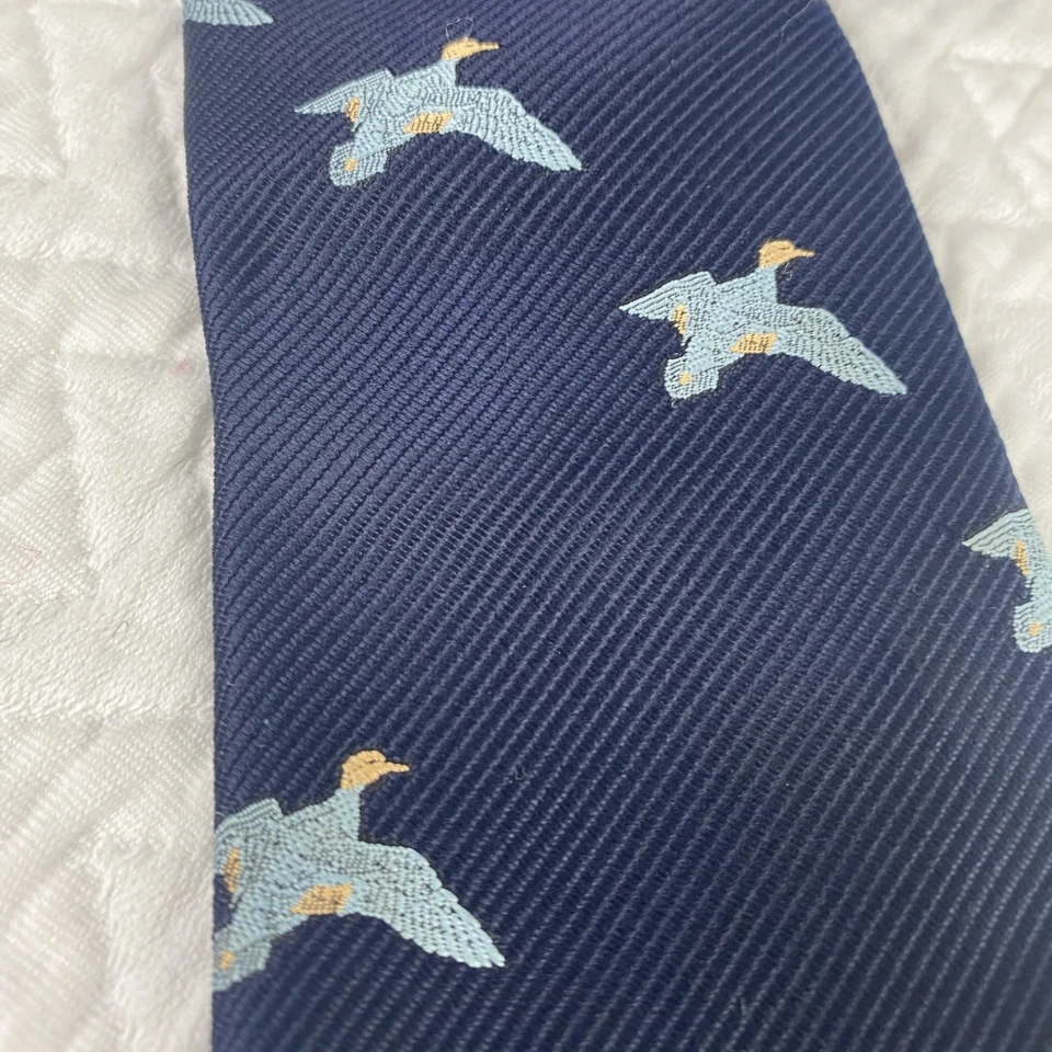 Corbata para hombre The English Shop estampado de pato pájaros mallardos forro amarillo Foto 3 de 4