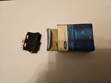 NOS FORD SIERRA COSWORTH 3 DOOR HEATED REAR SCREEN SWITCH 83BG17K 478 AA 