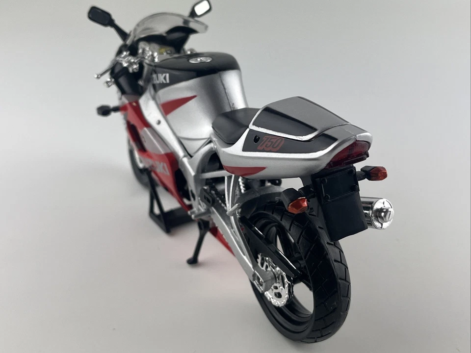 Suzuki 1:12 NewRay Suzuki R GSX 750 Motorrad - Bild 3 von 4