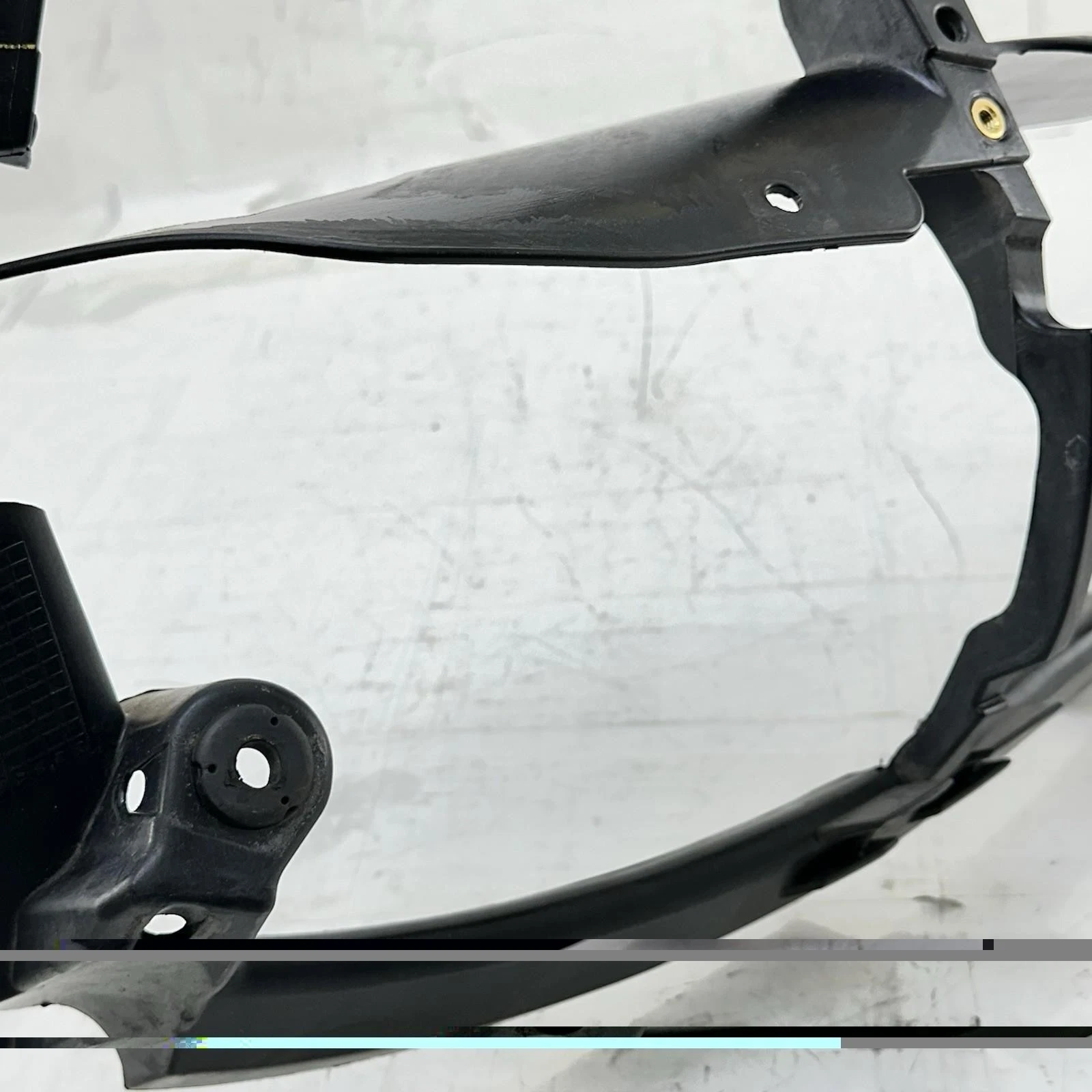 2016 CAN-AM SPYDER RT LEFT SIDE FAIRING STAY FRONT COWL BRACKET HOLDER MOUNT