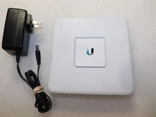 UBIQUITI UNIFI SECURITY GATEWAY (USG) 3 PORT GIGABIT FIREWALL USG-3P