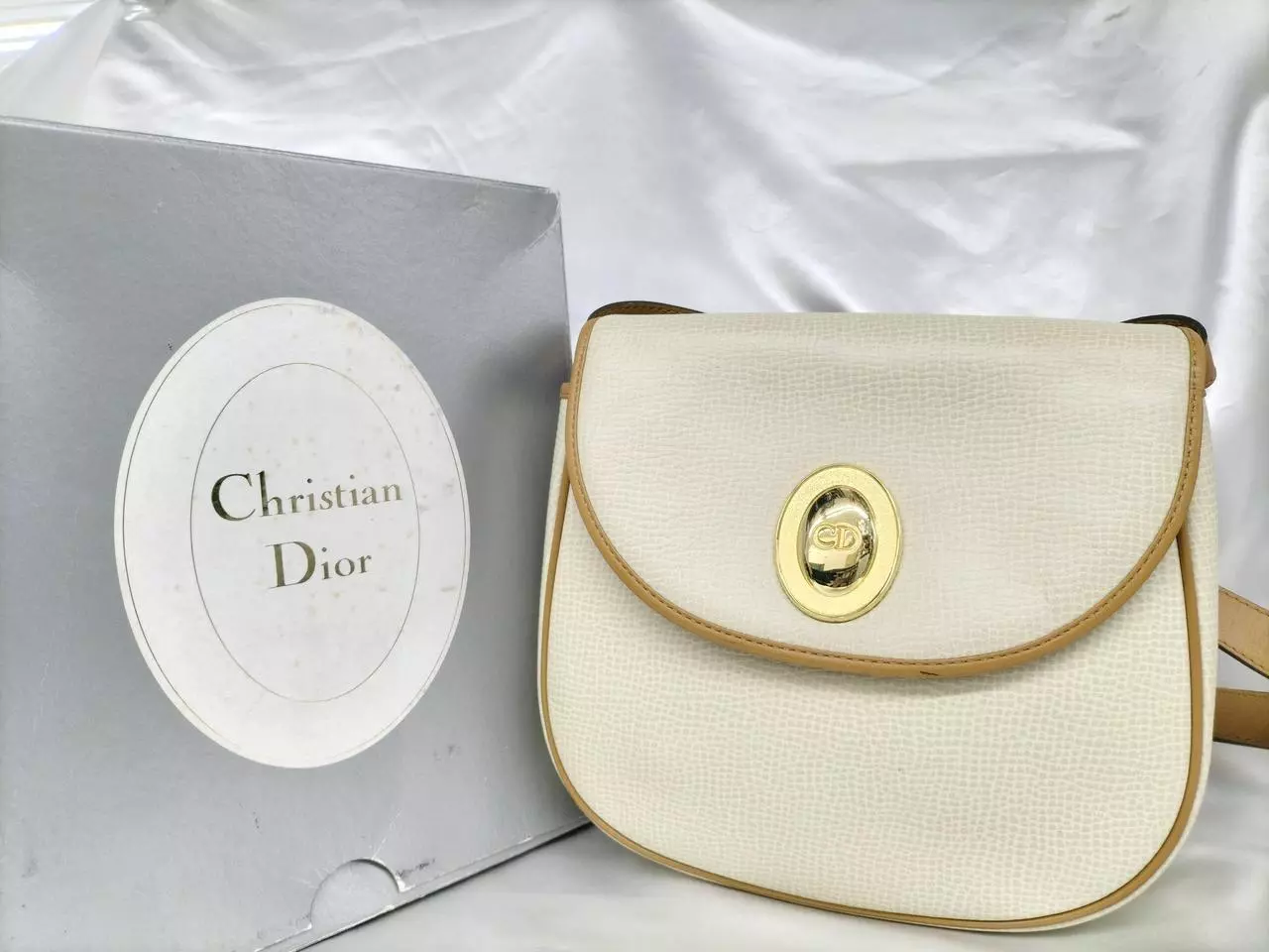 Christian Dior CD Hardware sac à bandoulière cuir pochette sacoche blanc beige