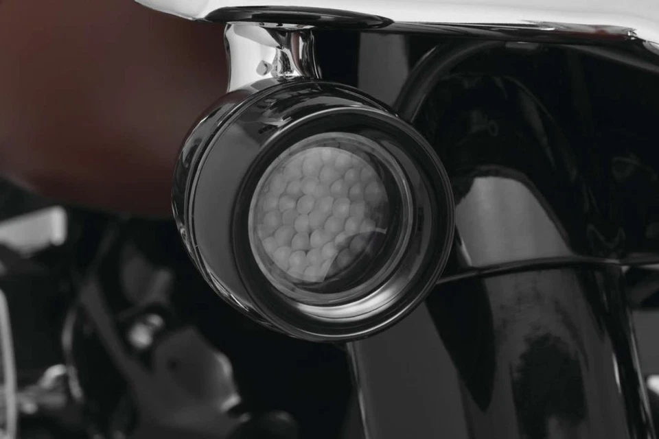 Inserciones de señal de giro delantera LED Kuryakyn LuminEZ para Harley-Davidson negro 2934 Foto 2 de 4