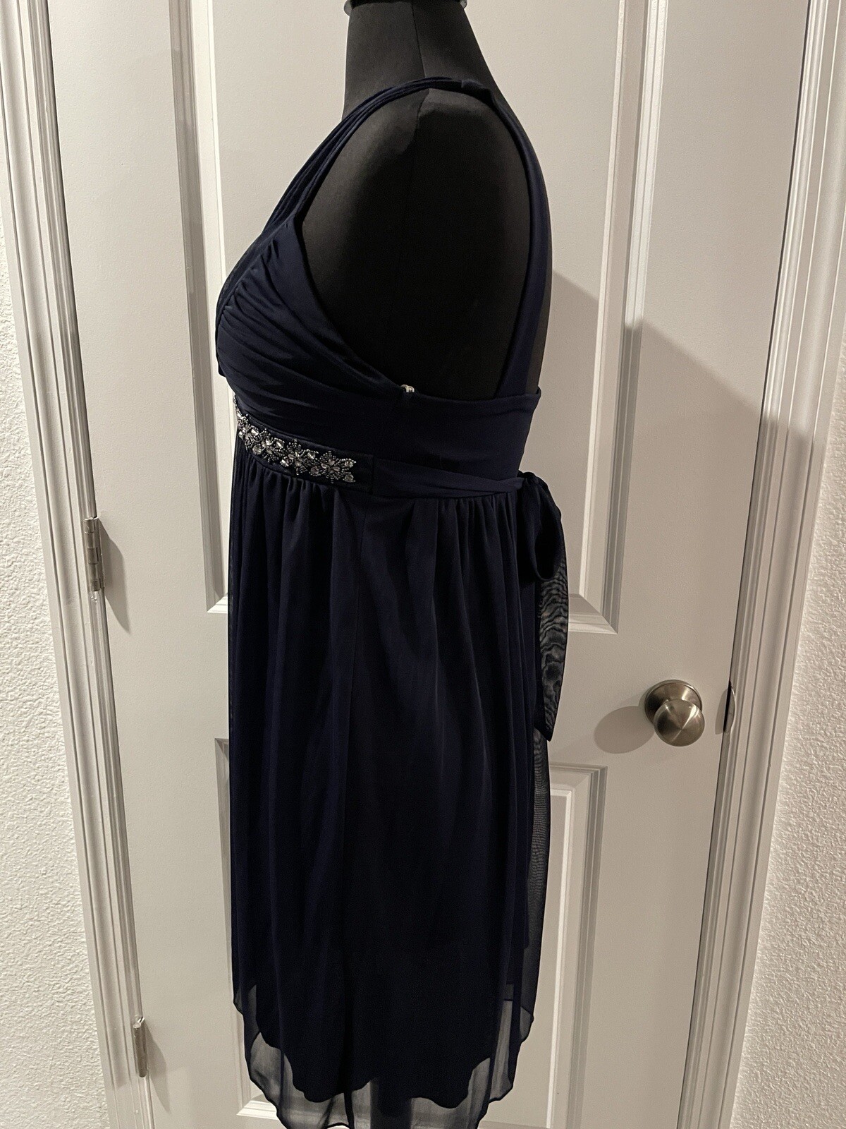 Picture 2 of 6