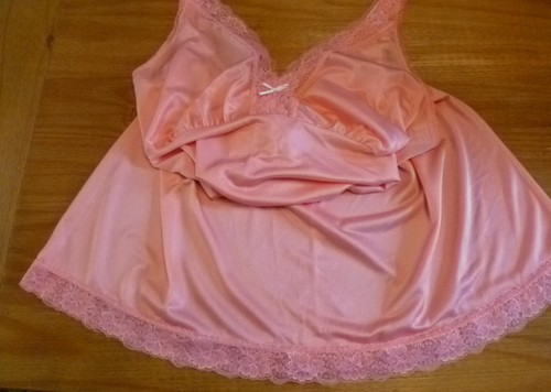 VINTAGE ST BERNARD HANDGEFÄRBT ROSA SEIDIG NYLON LANG FULL SLIP GR. 18-20 - Bild 3 von 8