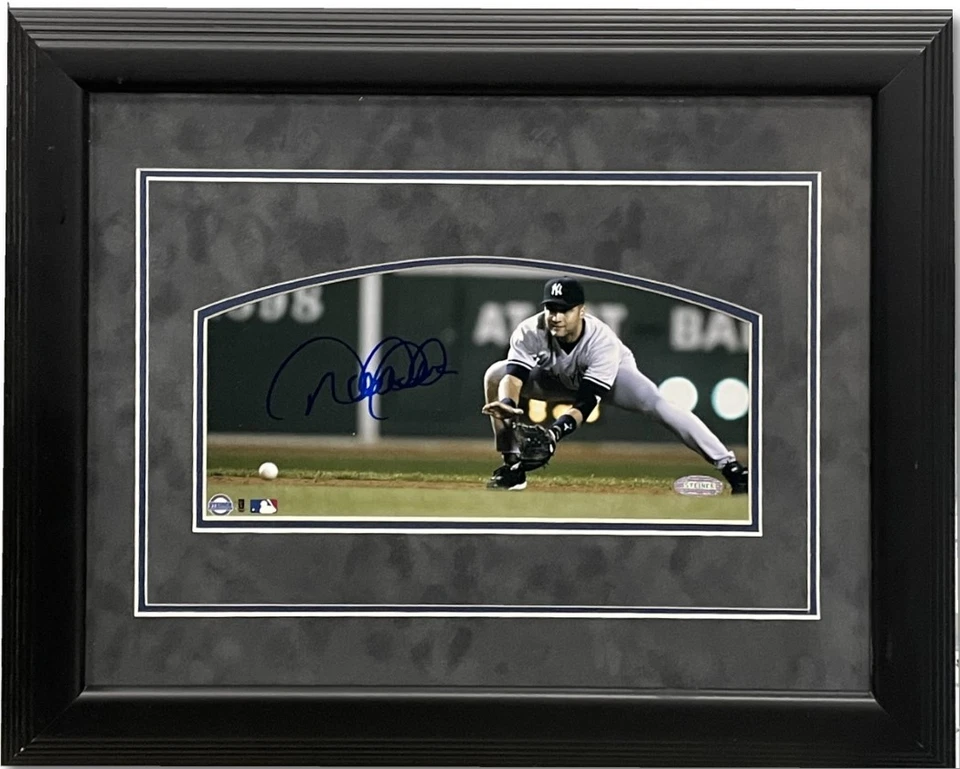 Foto firmada por Derek Jeter autografiada enmarcada 5x10 Yankees Steiner certificado