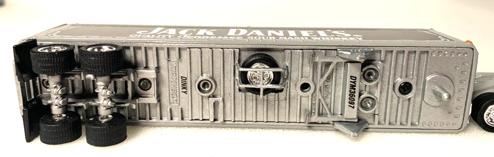 Matchbox Jack Daniels Ford Aeromax Tractor Trailer scale 1:43 INV# 4002 - Image 3 of 4