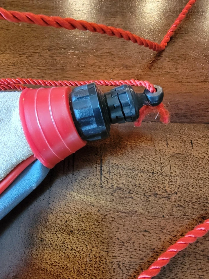 Bolso Bota Español Piel de Vino, 2 Litros, Gamuza Cuero Agua/Vino Cantimplora con Correa Foto 3 de 4