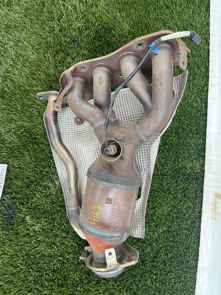 2023 TOYOTA COROLLA Exhaust Manifold 2.0L Sedan OEM ✅30849 miles✅ - Image 2 of 4