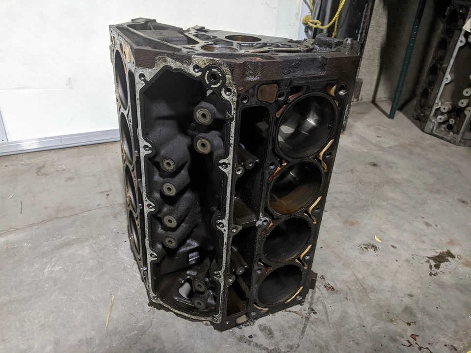 Engine Cylinder Block For 11-20 Chevrolet Express 3500  6.0 - Image 2 of 4